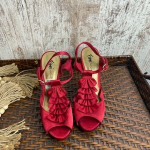 FIONI NIGHTS Red satin ruffle heels size 8.5